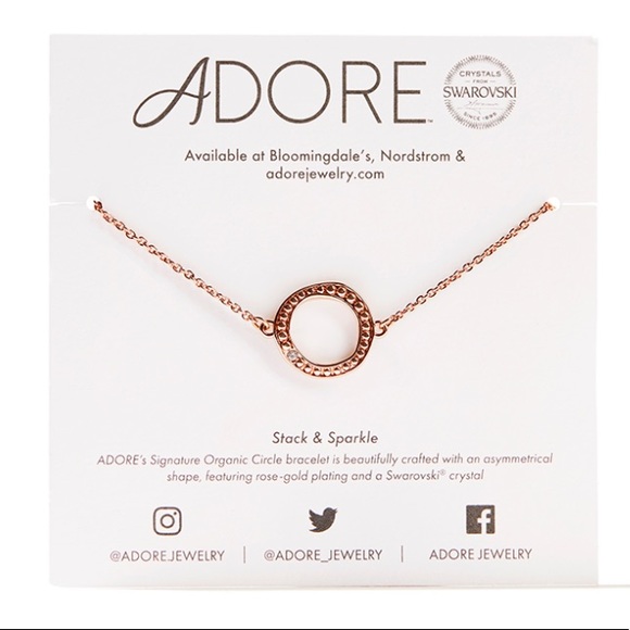 💫 Rose Gold Adore Swarovski Circle Bracelet - Picture 2 of 3